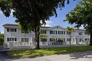 1st image of 940 Sevilla Ave APT 1A