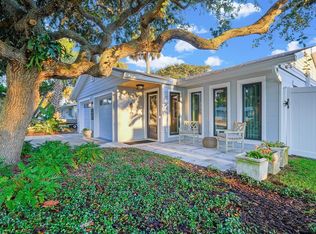 904 Locust St, New Smyrna Beach, FL 32169