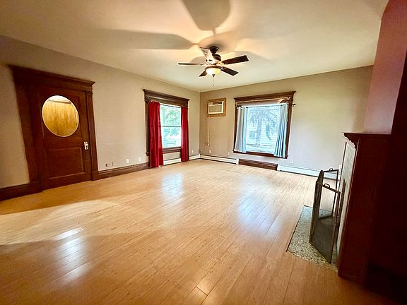 5th image of 702 5th St