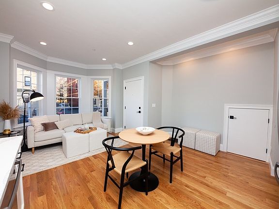 5th image of 3305-3309 Washington St #103