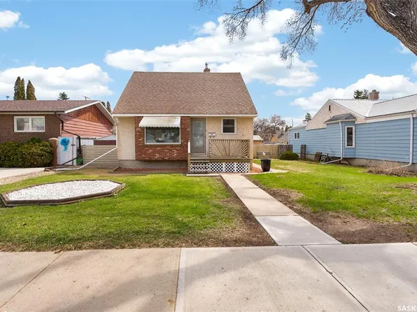 1117 7th AVENUE NW, Moose Jaw, SK S6H 4C6