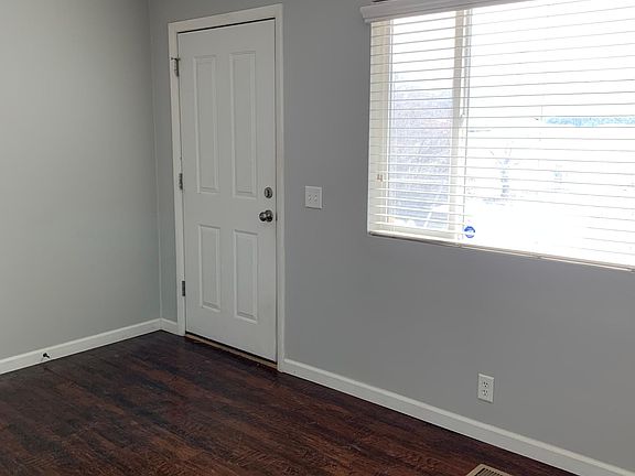 2nd image of 1385 S Lincoln St #1385