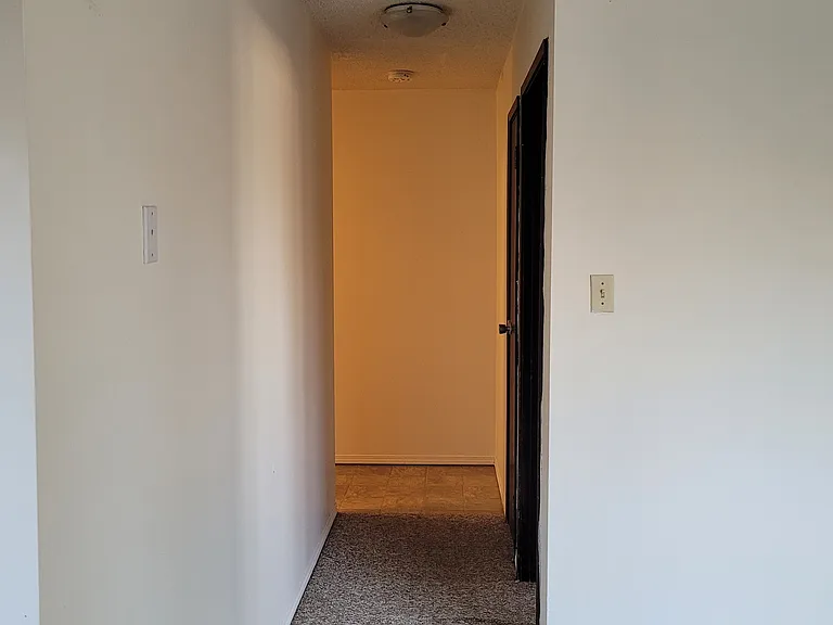 302 Main St — Photo 7