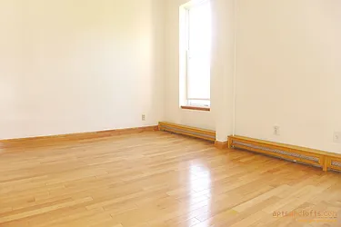 Rented by aptsandlofts.com