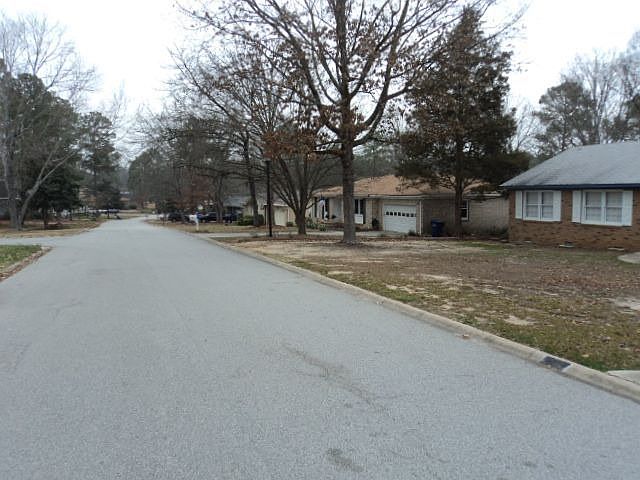 2nd image of 300 Kirkstone Rd