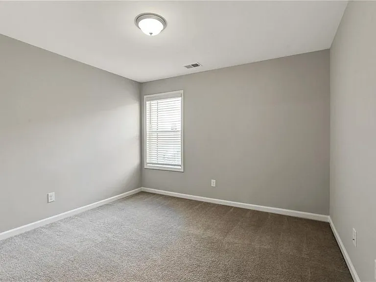 1237 Foxcroft Ln — Photo 24