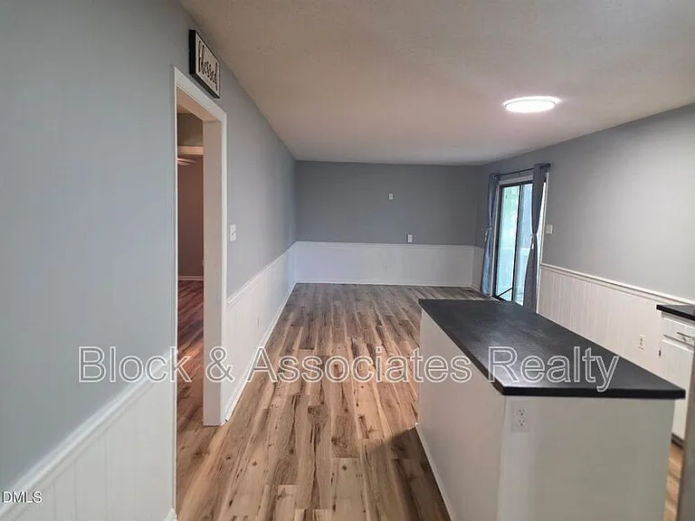 902 W Chatham St — Photo 4