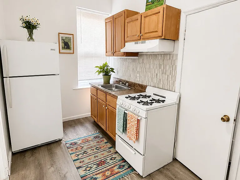 7020 Woodland Ave #B — Photo 3