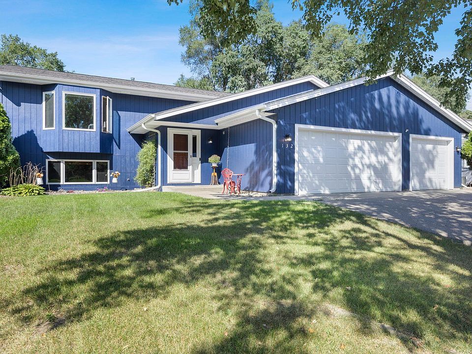 1st image of 132 Stuart Dr