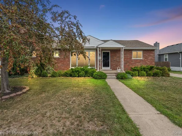 22525 Saint Gertrude St, Saint Clair Shores, MI 48081