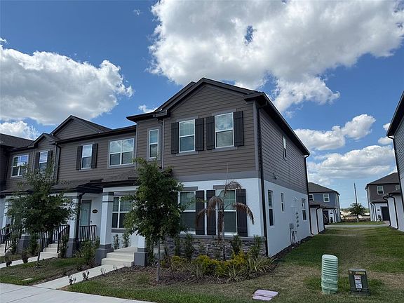 3rd image of 15935 GRAFTON WAY