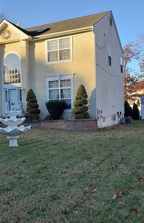2nd image of 256 Churchill Dr