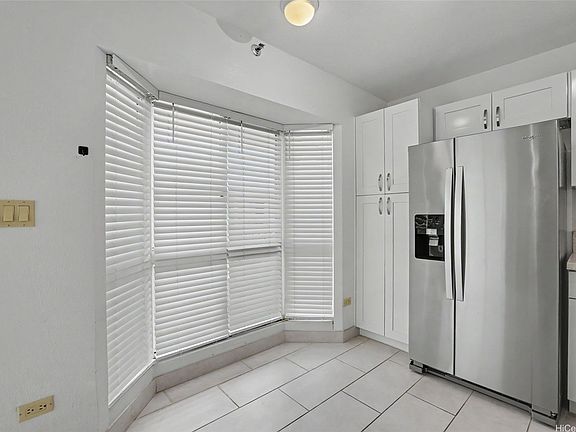 3rd image of 1080 Ala Napunani St APT 419