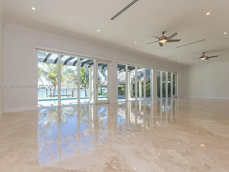 425 N Shore Dr — Photo 14