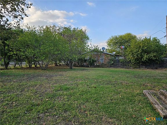 5th image of 1040 Green Hill Dr