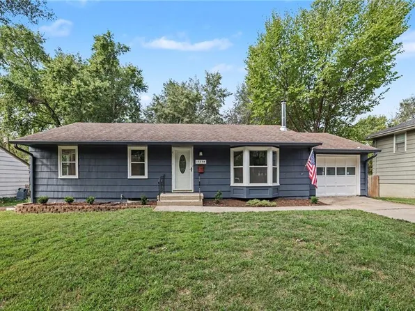 13254 Park Hills Dr, Grandview, MO 64030