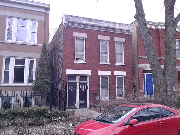 2nd image of 909 N Fairfield Ave
