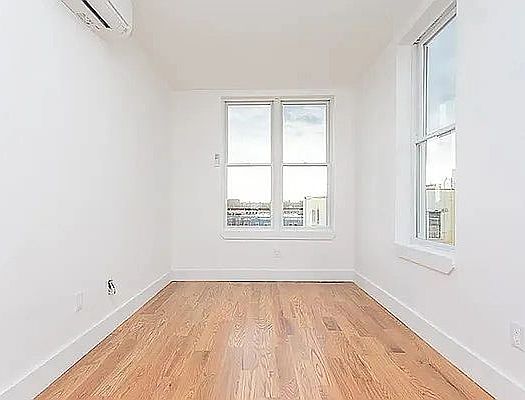 2nd image of 1068 Putnam Ave #4C