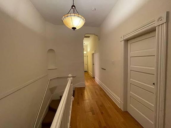 2nd image of 490 Fell St
