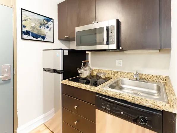 424 W. Diversey, 424 W Diversey Pkwy, Chicago, IL 60614