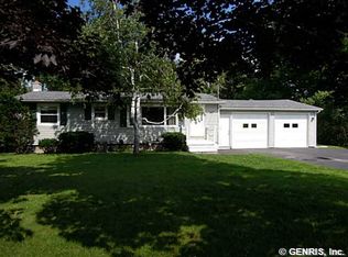 317 Hook Rd, Farmington, NY 14425