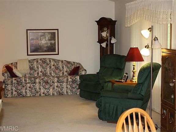 4th image of 194 Park Ln