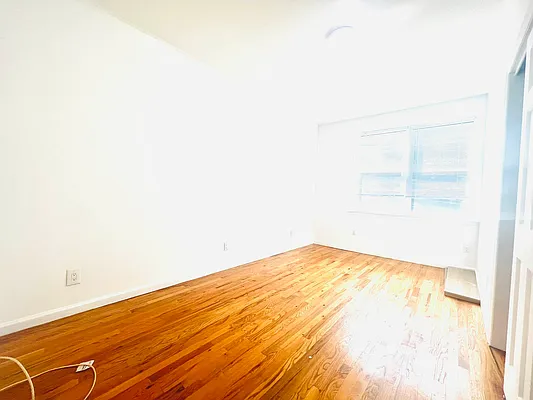 Rented by null | media 32