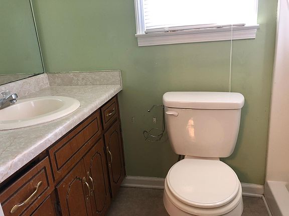 5th image of 1222 Kendall Dr