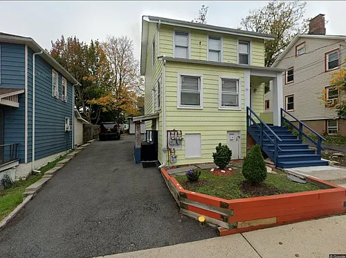 99 Jackson Ave Photo 1