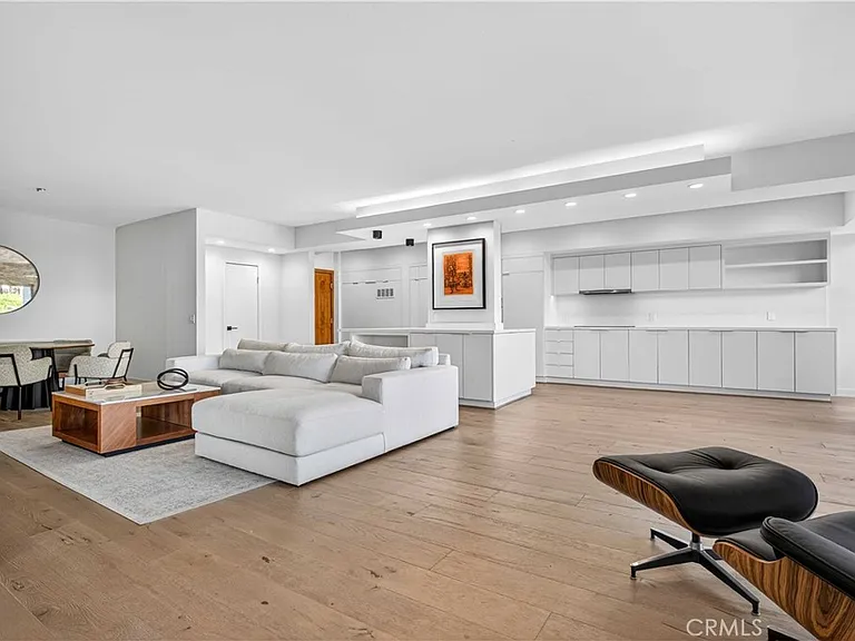 838 N Doheny Dr #505 — Photo 13