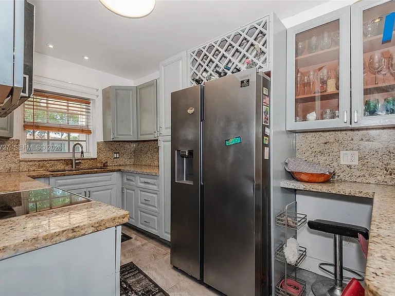 13485 NE 9th Ave — Photo 3