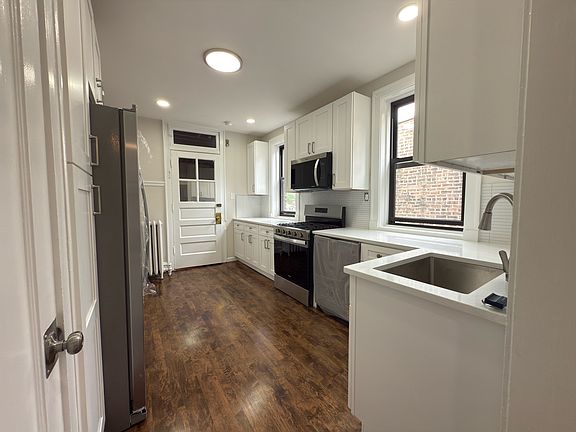 5th image of 2041 W Farragut Ave APT 3