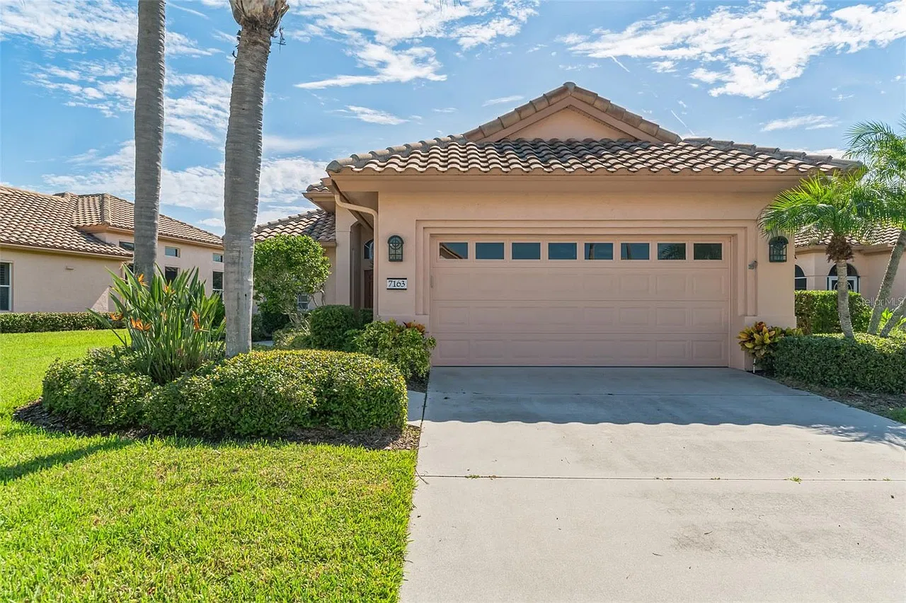 7163 Del Lago Dr — Photo 1
