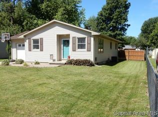 1415 Cindy Ln, Taylorville, IL 62568