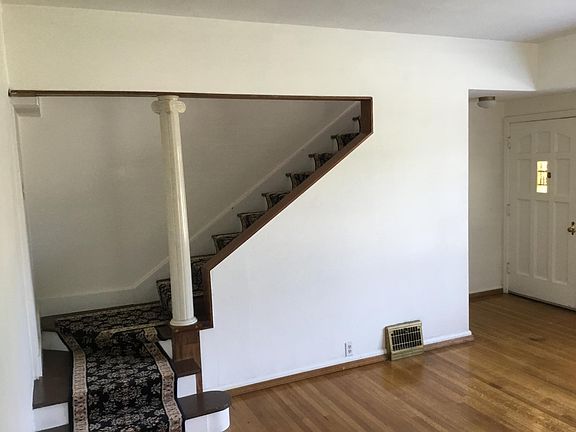 4th image of 1381 E Westminster Ave