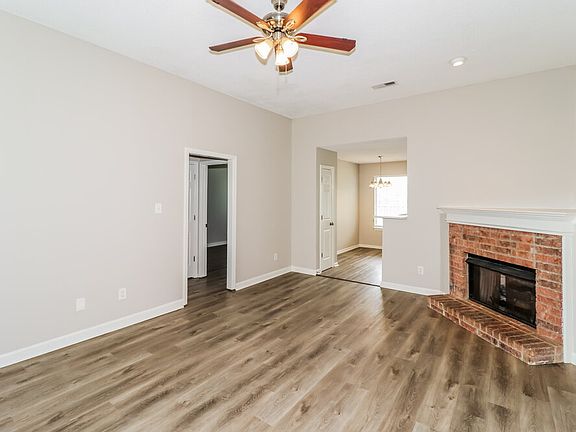 4th image of 10000 Houston Birch Dr
