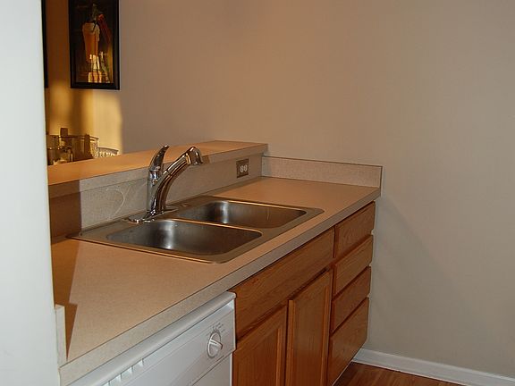 3rd image of 1073 Joyce Ln