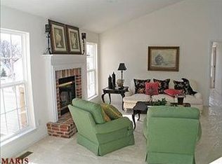 924 San Luis Dr, Fenton, MO 63026