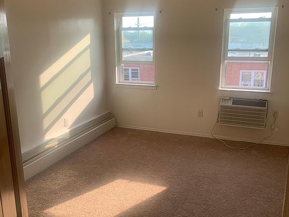 3rd image of 9413 Foster Ave #2