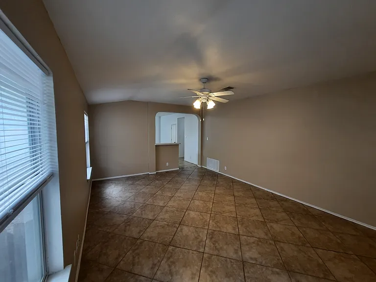 1335 Cougar Country — Photo 11