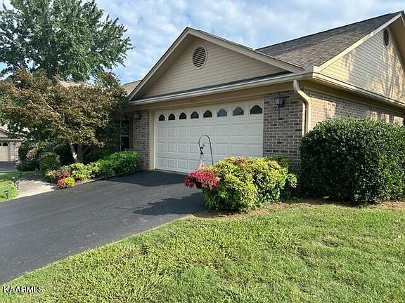 2nd image of 920 Portsmouth Cir