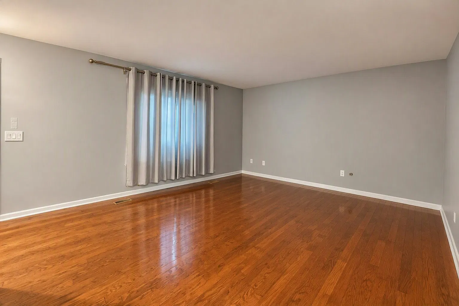 1800 Paddington Ave — Photo 3