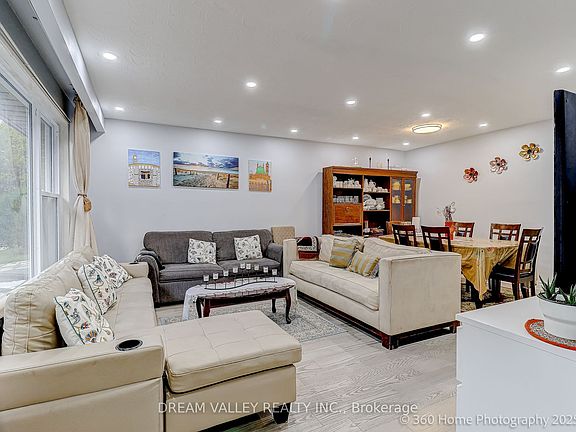 3rd image of 35 Waldock St