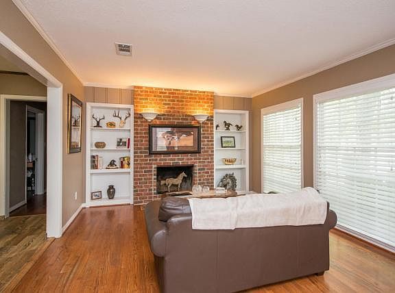 4th image of 1500 Eagle Dr