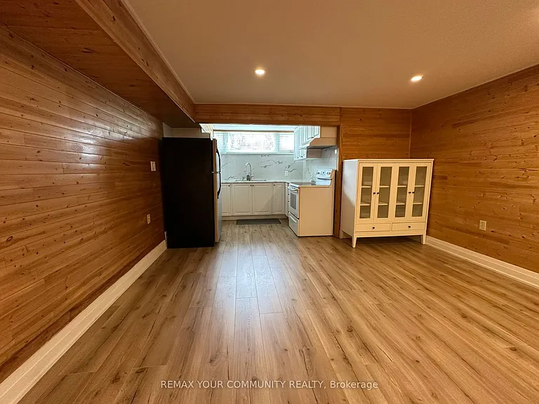 2 Pinemore Cres — Photo 10