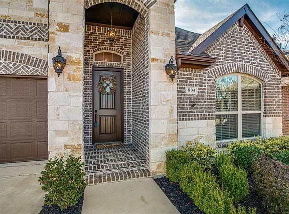3rd image of 804 Wildflower Way