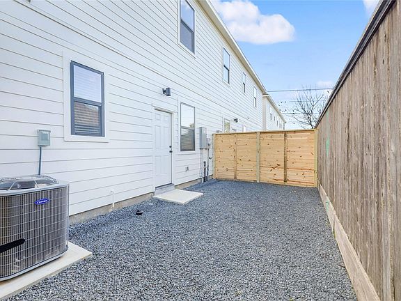 3rd image of 706 Morris St