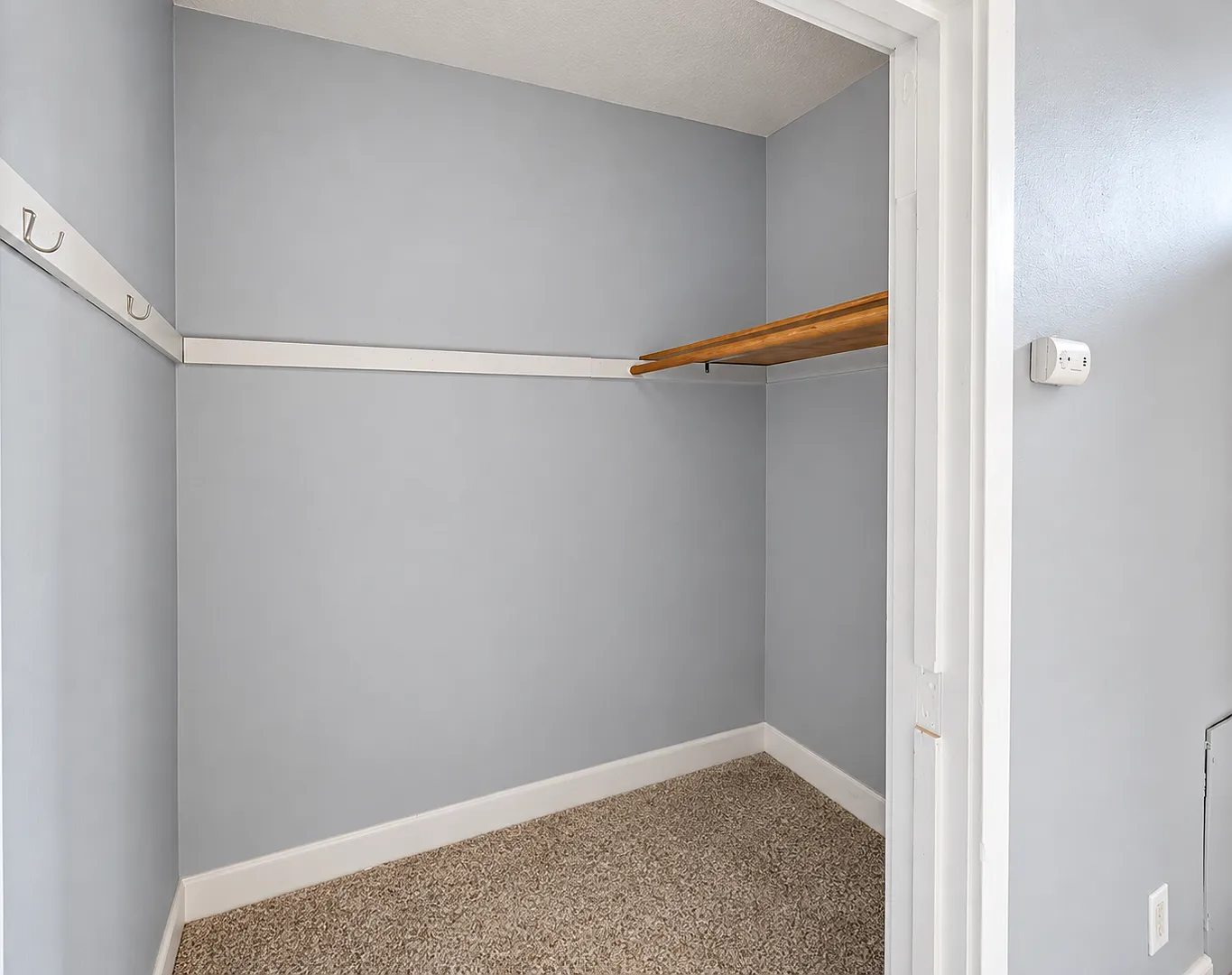 Central Avenue Apartments — Photo 4