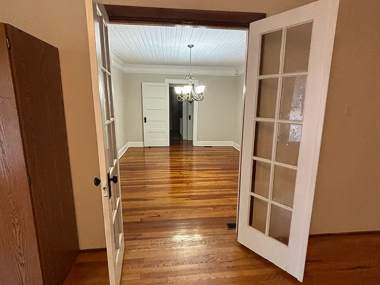 521 N Howard Ave — Photo 7