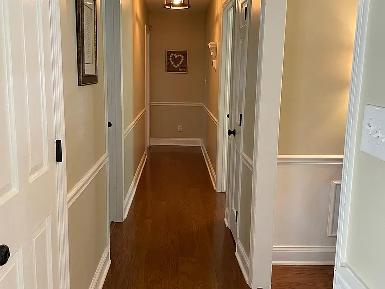 4050 Dresden Dr — Photo 17